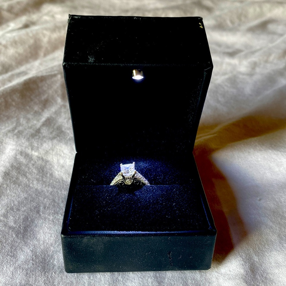 Diamond Nexus 14k white gold 1.24 carat cubic zirconia diamond ring size 5.75